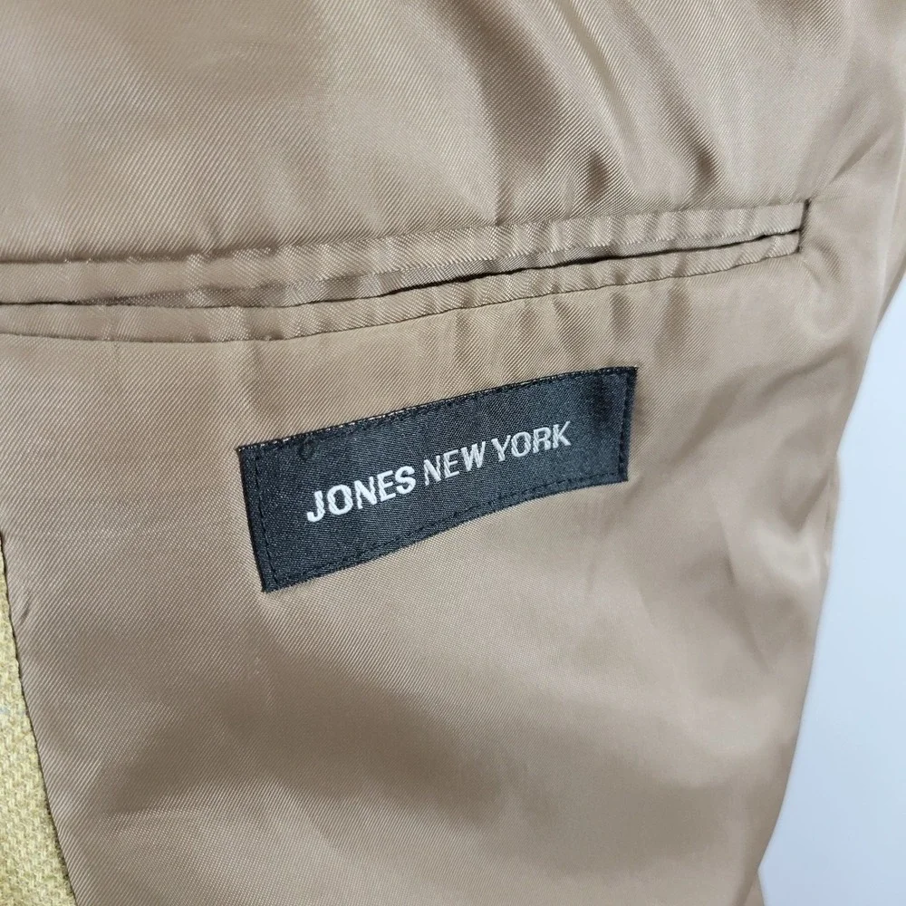 Jones New‎ York Men's Sport Coat Blazer Three Button Beige Plaid Silk Wool 44R